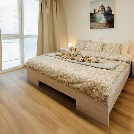 Sklenarova With Balcony Apartamento