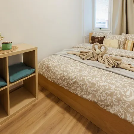 Sklenarova With Balcony Apartment *