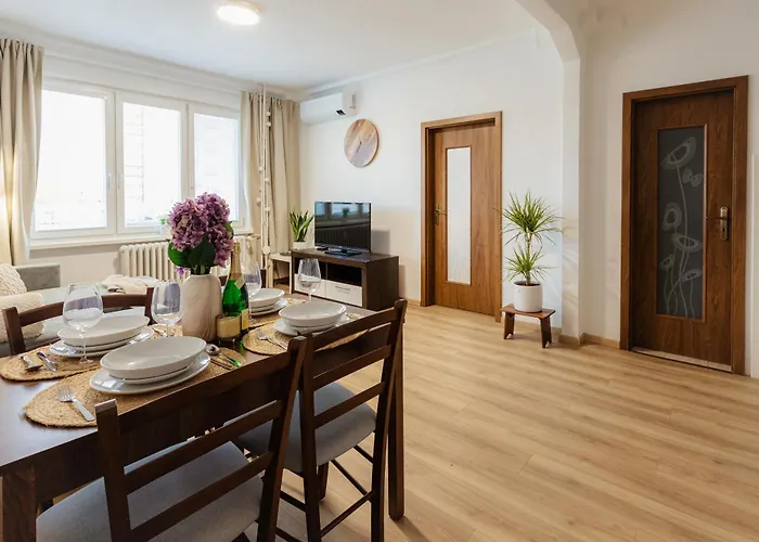 Sklenarova With Balcony Appartement Bratislava